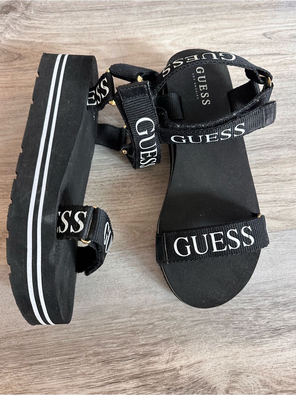 Guess Logo Platform Sport Sandals Black Size 8 Women’s Casual Shoes - Picture 3 of 4